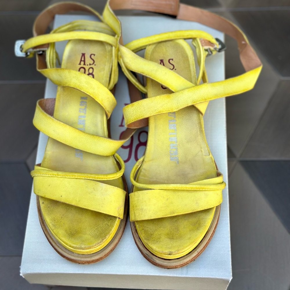 A.S. 98 Labo Leather Strappy Platform Sandal in Yellow; Size 39